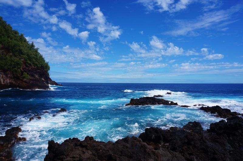 海や夕焼けの絶景ドライブ マウイ島 ハナ ハイウェイ ハワイ Lineトラベルjp 旅行ガイド