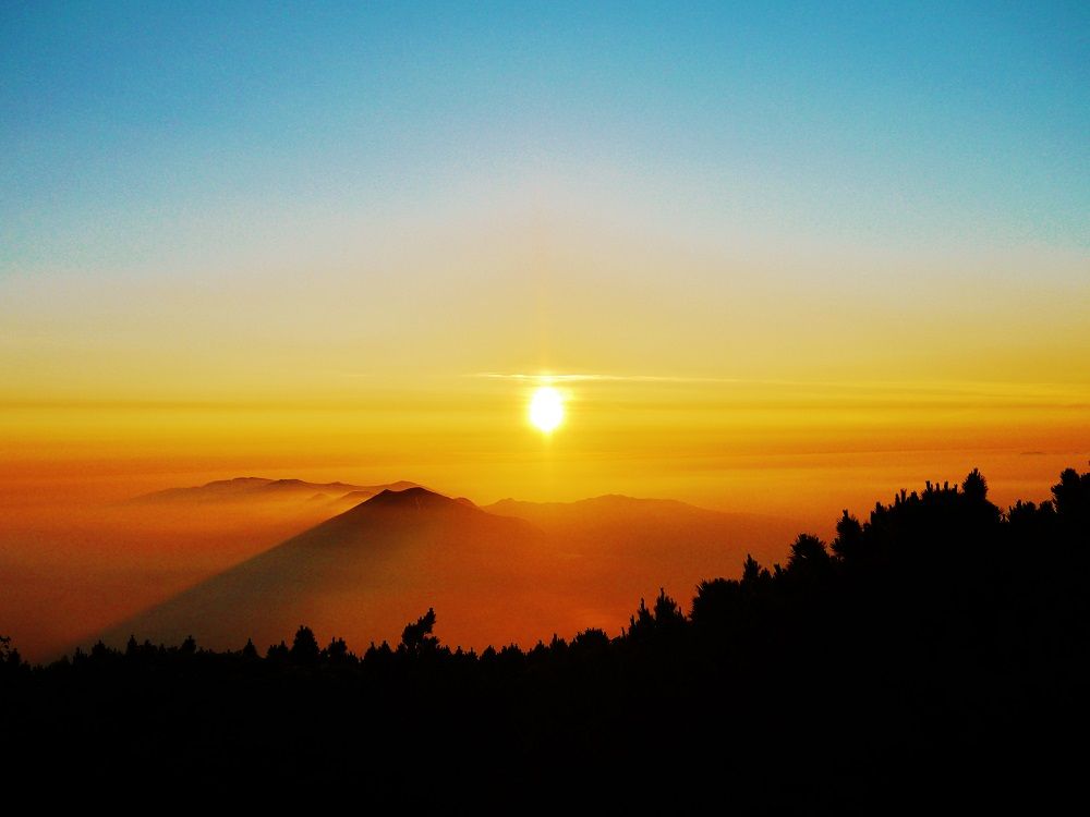 朝日も夕日も雲海もひとりじめ 絶景の北海道 羊蹄山 登山 北海道 Lineトラベルjp 旅行ガイド