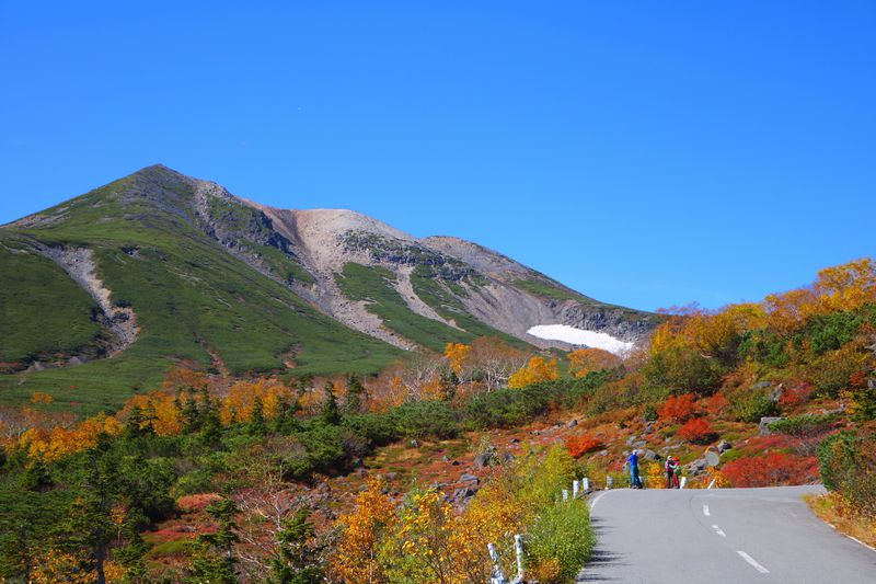 どこを見ても絶景！北アルプス「乗鞍岳」に彩る紅葉は錦絵のよう | 岐阜県 | トラベルjp 旅行ガイド