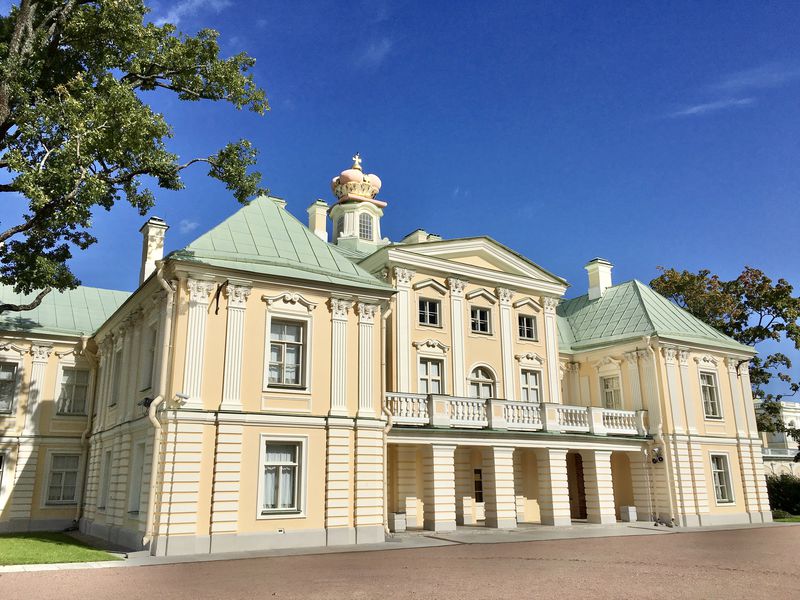 宮殿と自然の景色を堪能！サンクトペテルブルク郊外ロモノーソフへ | ロシア | トラベルjp 旅行ガイド