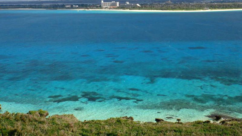 無人島に竜宮 沖縄離島で綺麗な海が望める場所ベスト５ ちょっと意外なところも 沖縄県 Lineトラベルjp 旅行ガイド
