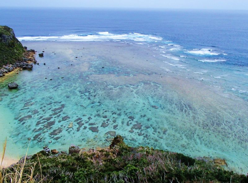 沖縄の海が一望！命の塩「ぬちまーす」工場と命の庭はスゴイがいっぱい！  沖縄県  トラベルjp 旅行ガイド