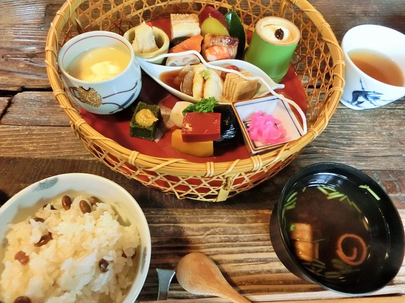 上野で食べたい レトロでオシャレな老舗のランチ３選 東京都 Lineトラベルjp 旅行ガイド