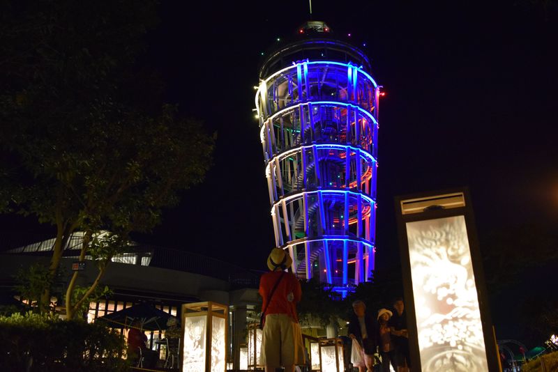 江の島灯籠 夏の夜に行きたい夕涼みライトアップ 神奈川県 Lineトラベルjp 旅行ガイド