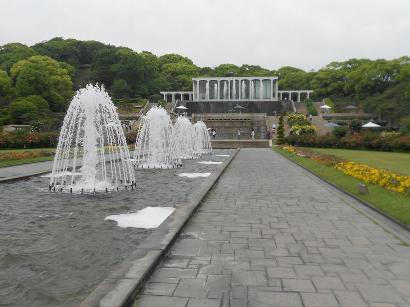 春と秋の 王侯貴族のバラ園 は必見 神戸市立須磨離宮公園 兵庫県 Lineトラベルjp 旅行ガイド