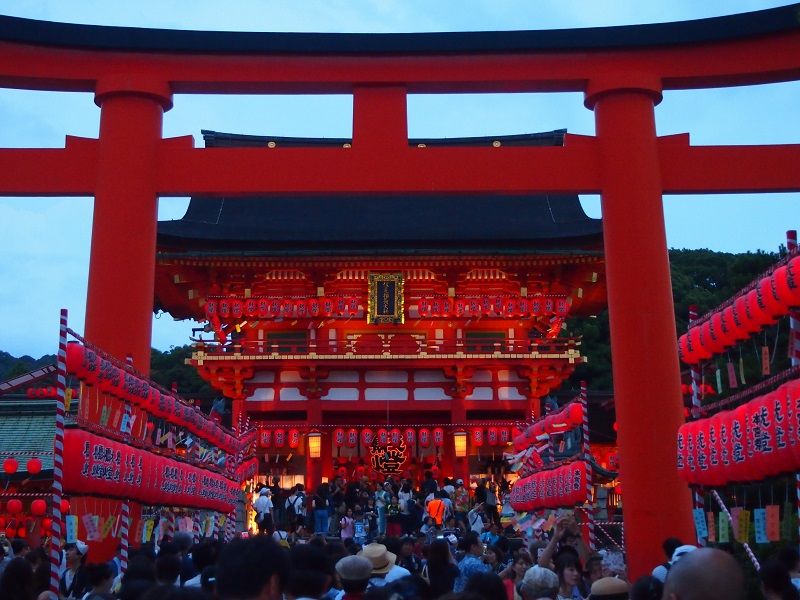 祭りの夜は異世界に 京都 伏見稲荷大社 宵宮祭 京都府 Lineトラベルjp 旅行ガイド