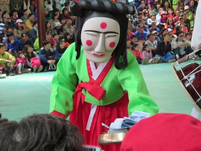 韓国・安東河回村の仮面劇はキモカワイイ？ | 韓国 | トラベルjp 旅行