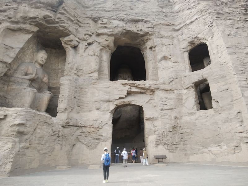 中国の世界遺産「雲崗石窟」は仏教彫刻に囲まれた３Ｄ空間！ | 中国