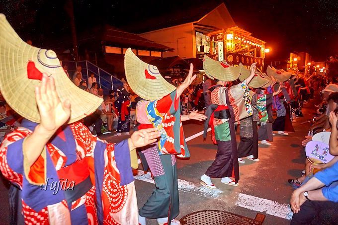 必見の日本三大盆踊り 秋田 西馬音内盆踊り 700年の歴史を最前列で体感しよう 秋田県 Lineトラベルjp 旅行ガイド