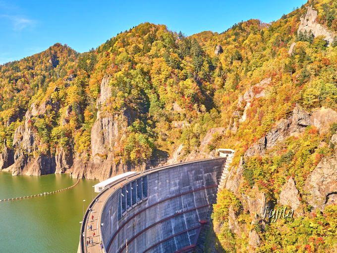 北海道 豊平峡の紅葉ベスト５ 電気バスや徒歩でダム湖の紅葉狩り 北海道 Lineトラベルjp 旅行ガイド