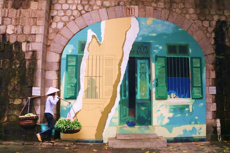不思議なアートの世界 ハノイの新観光名所 壁画ストリート ベトナム Lineトラベルjp 旅行ガイド