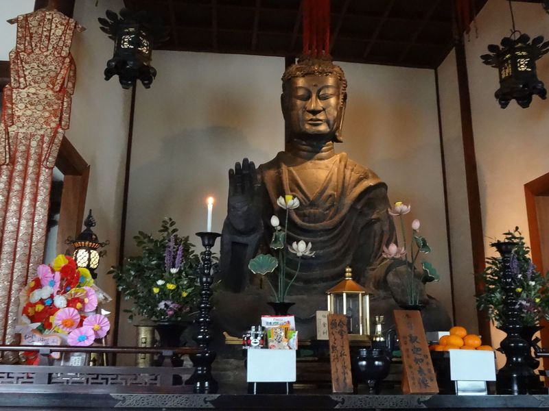 日本最古の仏像「飛鳥大仏」は必見！奈良明日香村「飛鳥寺」 | 奈良県