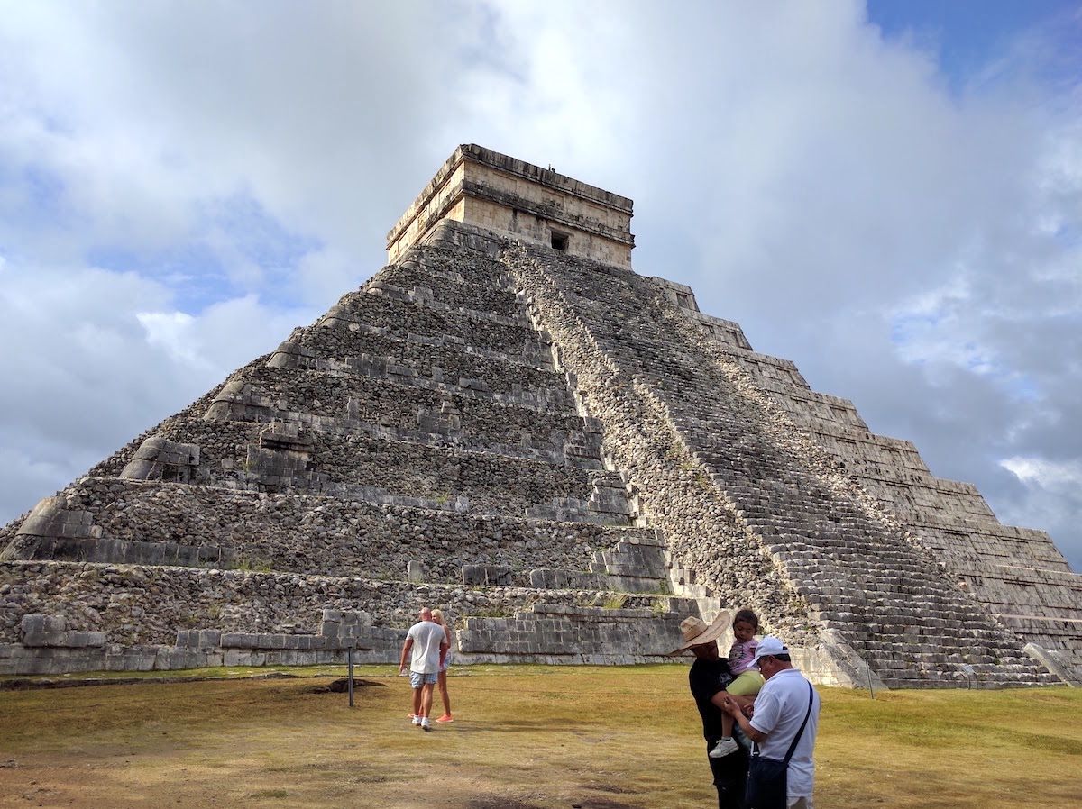 メキシコ マヤ文明の遺跡 チチェン イツァ 当時の人びとの息吹が生々しい メキシコ Lineトラベルjp 旅行ガイド