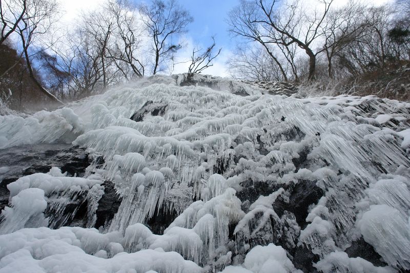 あの文豪も愛でた 幻想的な氷の滝 愛媛 白猪の滝 愛媛県 Lineトラベルjp 旅行ガイド