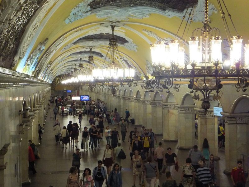 モスクワ地下鉄の宮殿世界へ 魅力とオススメの駅３選 ロシア Lineトラベルjp 旅行ガイド