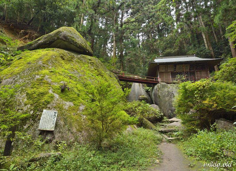 足利の神秘の景勝地 名草巨石群 清流に続く磐座の巨石めぐり 栃木県 Lineトラベルjp 旅行ガイド