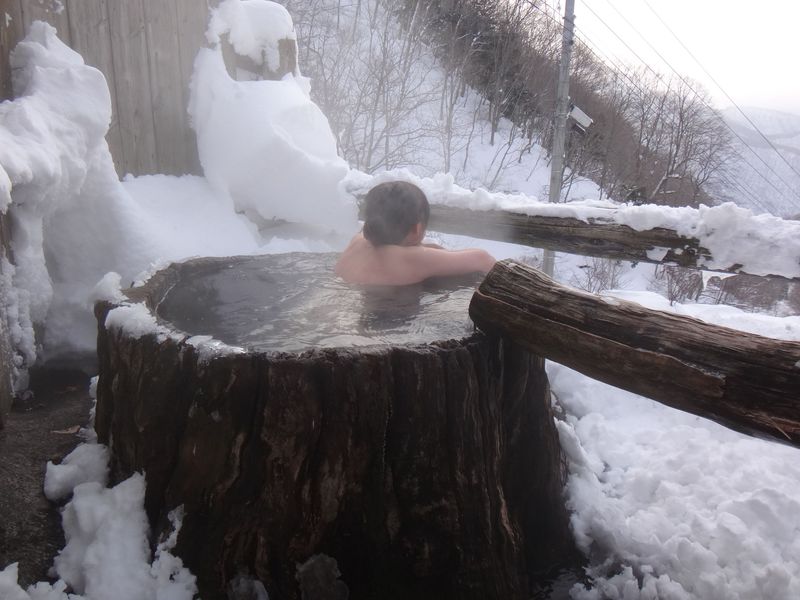 山形 新高湯温泉 吾妻屋旅館 秘湯の一軒宿だからこの絶景 山形県 Lineトラベルjp 旅行ガイド