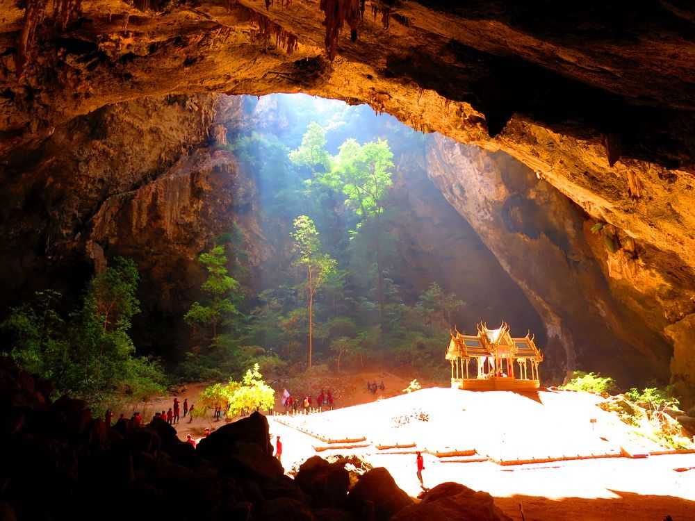 タイ プラヤーナコーン洞窟で天光が差す神秘の宮殿観光 タイ Lineトラベルjp 旅行ガイド