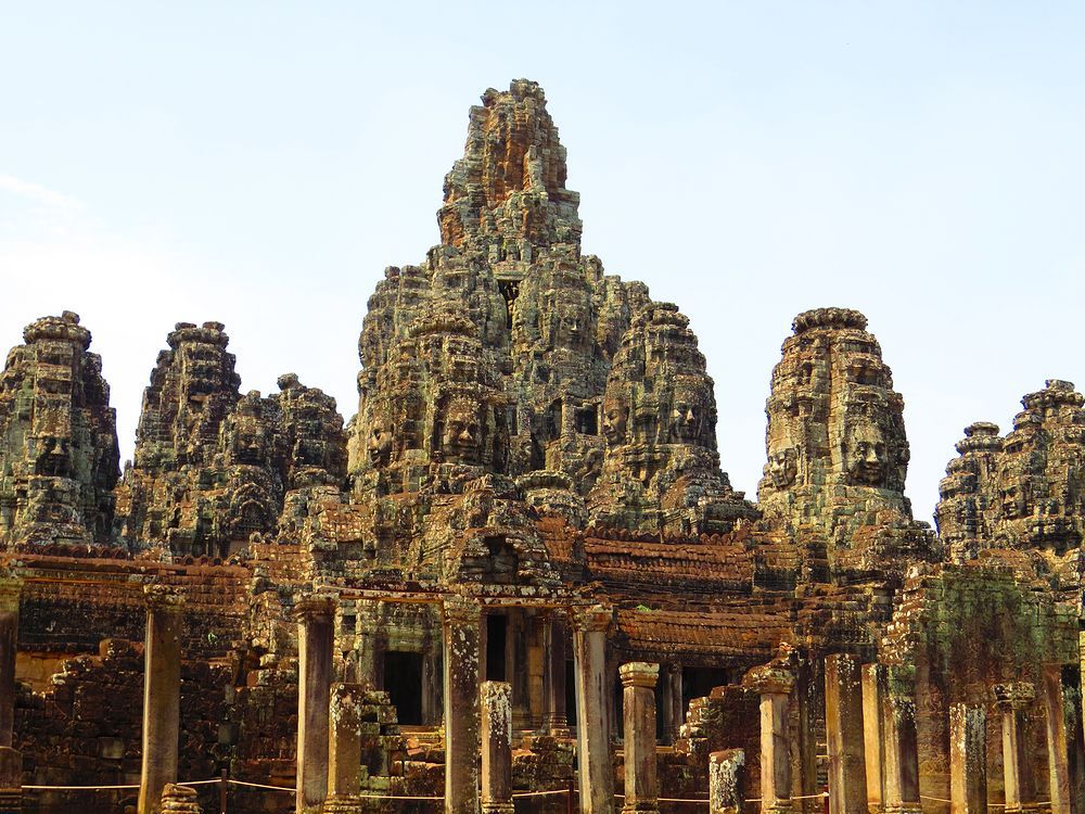 アンコール ワット遺跡群 アンコール トム バイヨン寺院 の仏たち カンボジア Lineトラベルjp 旅行ガイド