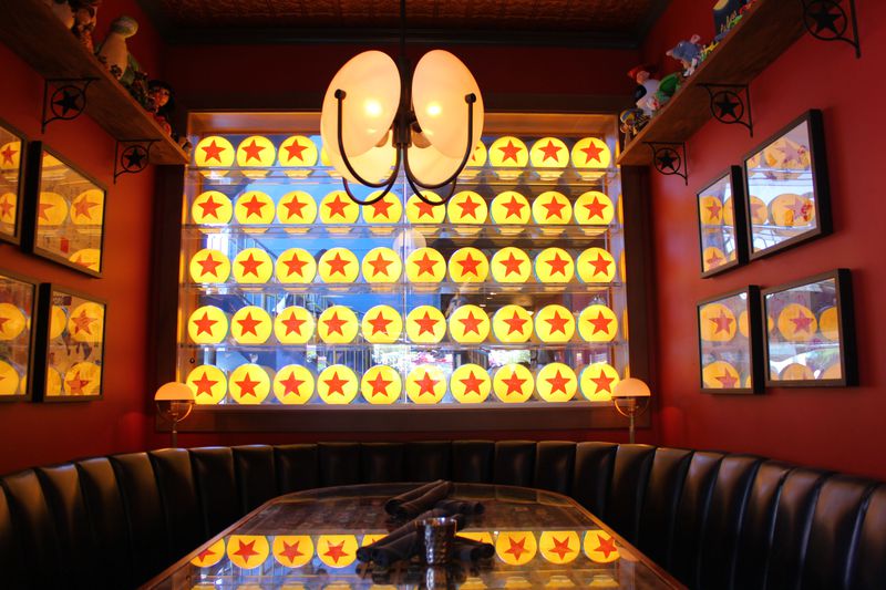 カリフォルニア ディズニーランド リゾート ランプライト ラウンジ はまるごとピクサーの世界 アメリカ Lineトラベルjp 旅行ガイド