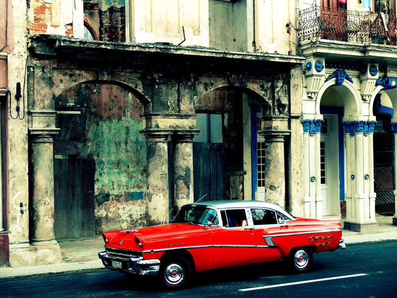 男前すぎる街キューバ ハバナ 渋カッコいいアメ車の写真が簡単に撮れるイチオシスポット キューバ Lineトラベルjp 旅行ガイド