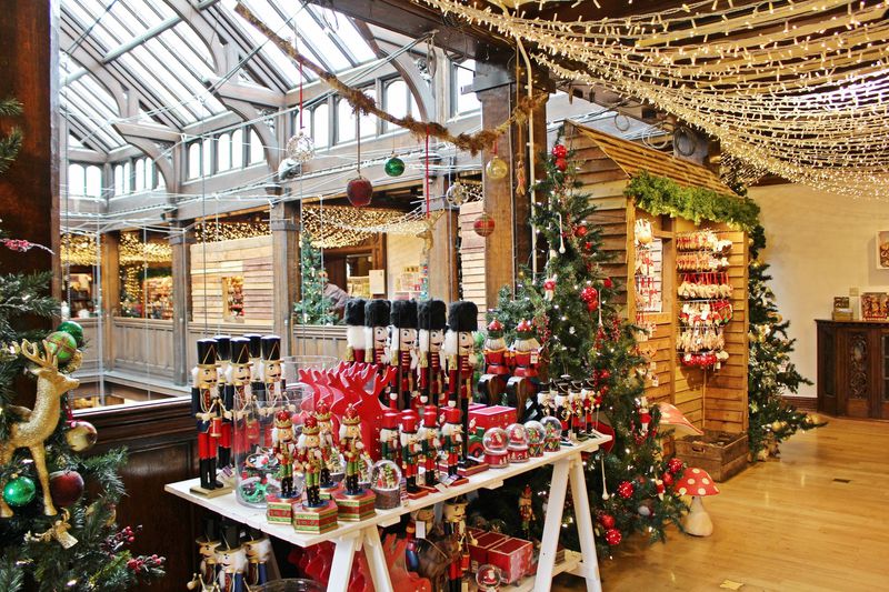 9月 12月限定 ロンドンの老舗百貨店 リバティー のクリスマスショップは見逃せない イギリス Lineトラベルjp 旅行ガイド
