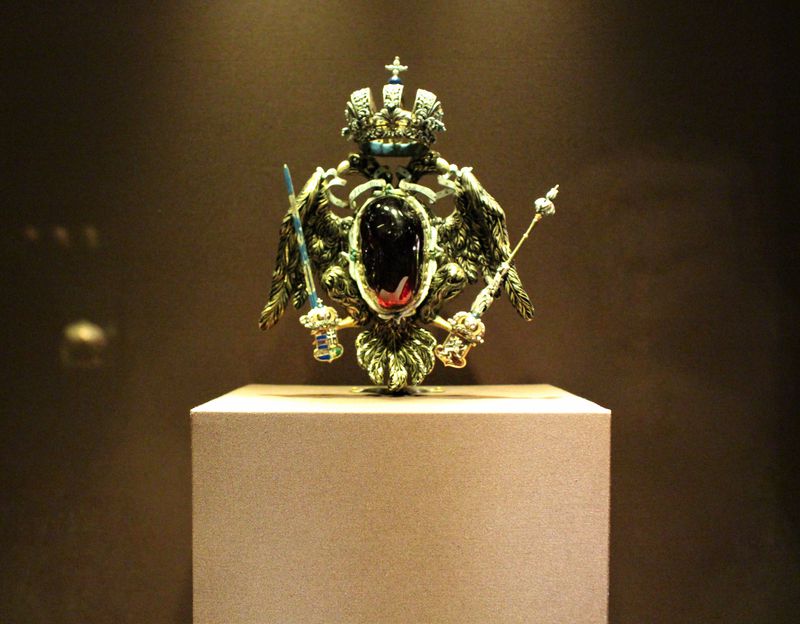 皇帝の帝冠に金の十字架！ウィーン「王宮宝物館」は一流品だらけ | オーストリア | トラベルjp 旅行ガイド