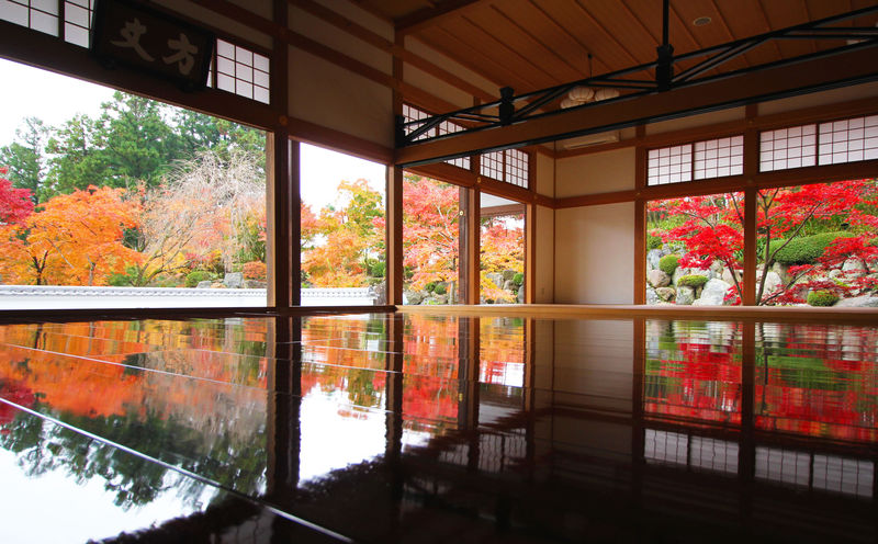 関東の床もみじ名所！群馬「宝徳寺」は何度も参拝したくなるお寺 | 群馬県 | トラベルjp 旅行ガイド