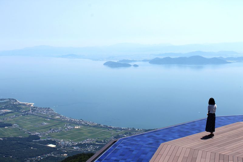 滋賀県と琵琶湖観光に・予約席もあり！絶景過ぎるびわ湖テラス | 滋賀県 | トラベルjp 旅行ガイド