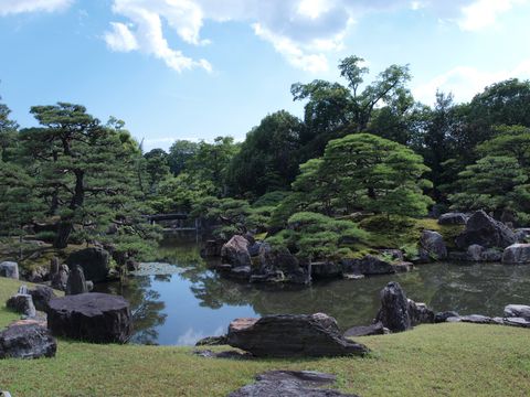 池泉？庭石？わかると楽しい！日本庭園の特徴・様式の基礎知識 | トラベルjp 旅行ガイド