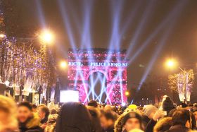 NNns~x݂ɁI[bp̂ߊόX|bg10Iy2025z̋LTlC