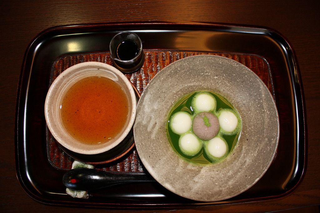 湯のまち道後に癒しの一席。日本茶専門カフェでゆっくり、まったり。