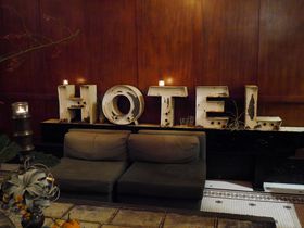 �|�[�g�����h�E���_���q�b�s�[�ȃf�U�C���z�e���uAce Hotel�v�̋L���T���l�C��