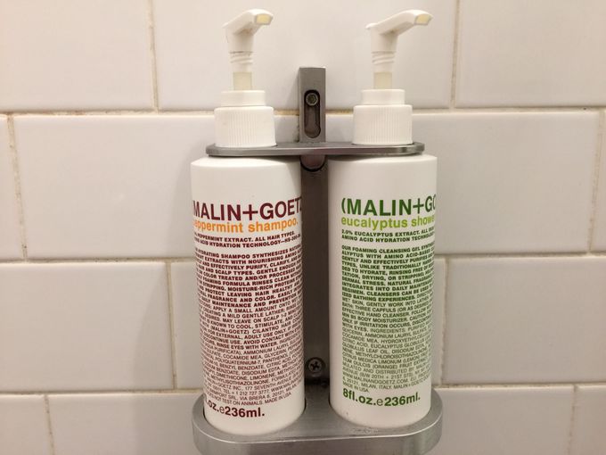 �Â��ǂ��A�����J�ƌ���̒��a���݂�