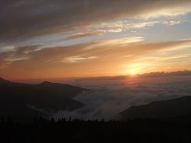 感動！志賀草津高原ルート・横手山ドライブインから見た夕陽に照らされる雲海！！