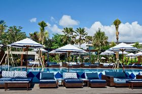 �o�����ƃt�����X���Z���I�u�\�t�B�e�� �o���v�ŋɏ�X�e�C�̋L���T���l�C��