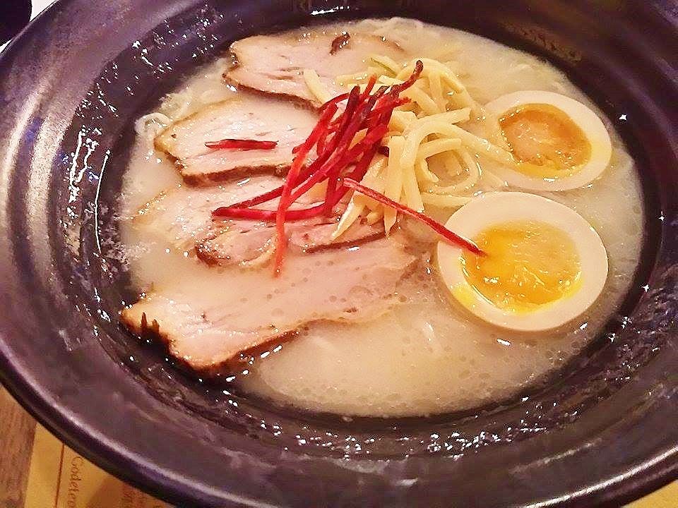 ��Ԑl�C�́uMiso ramen deluxe�v�ƁA���[���b�p���́u�{�p�C�^���v