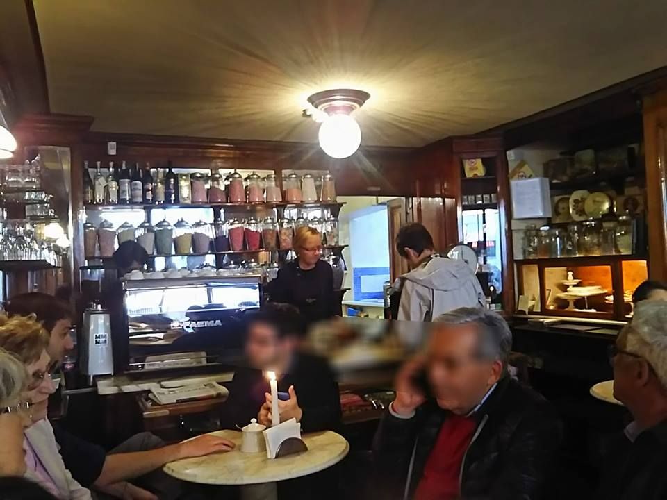 250年以上続く人気の老舗、「カフェ・ビチェリン」で飲むビチェリン