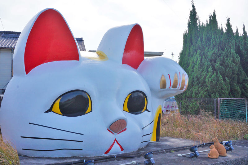 巨大招き猫がお出迎え！愛知県の焼き物の町「常滑」 | 愛知県