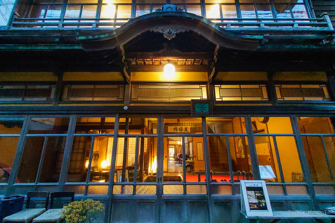 �������Ă���w���}���`�b�N�ȕ��͋C���������ۊٖ{��