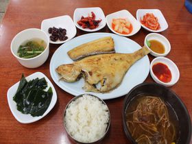 釜山「チャガルチ市場」を食べ歩き！チゲや定番の焼き魚定食まで