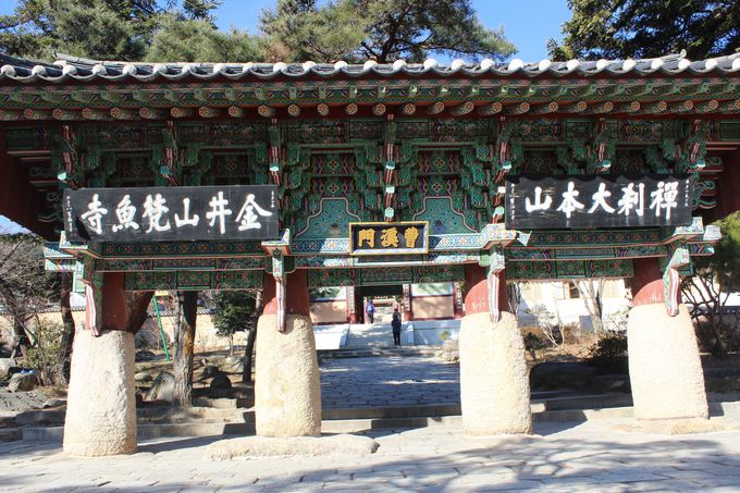 梵魚寺参道の第一の門こそ、韓国「一柱門」の傑作中の傑作！