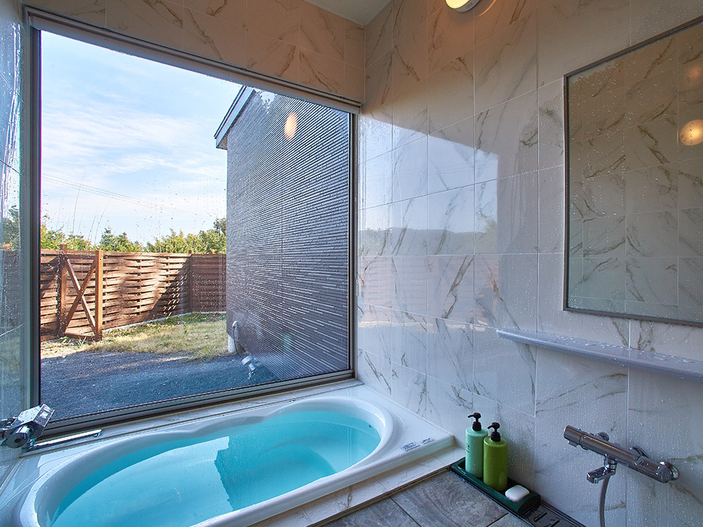 �C�̌���������C�t���̕����͖{�ق�2�����̂�