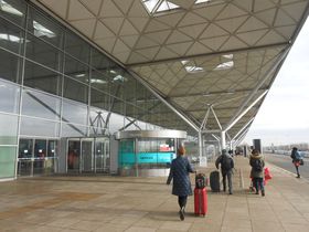 �����h��<mark>LCC</mark>���p�ɋ�`����2���u�n���v�g�� �o�C �q���g�� �����h�� �X�^���X�e�b�h �G�A�|�[�g�v�̋L���T���l�C��