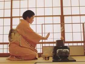 �����̒��S�œ��{�����ɐG���I�V�h�u�v�c���v�Ŏ�Ԃ璃���̌��̋L���T���l�C��