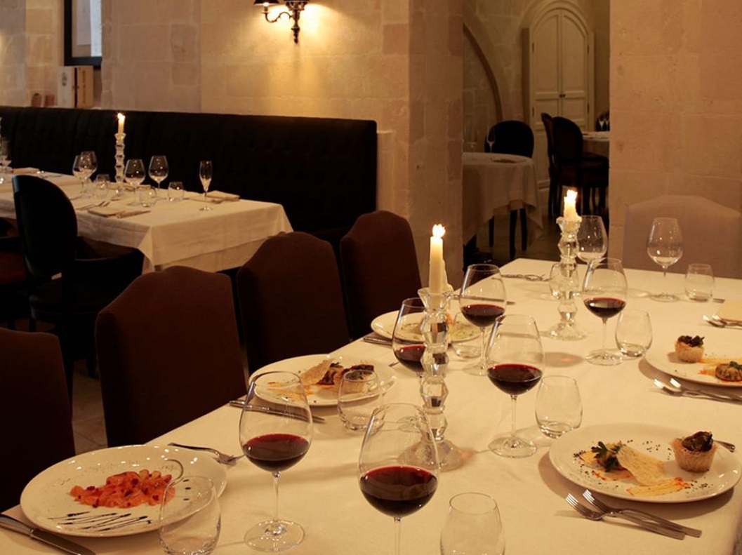 ���}���`�b�N�Ȗ�i�����\����f�B�i�[