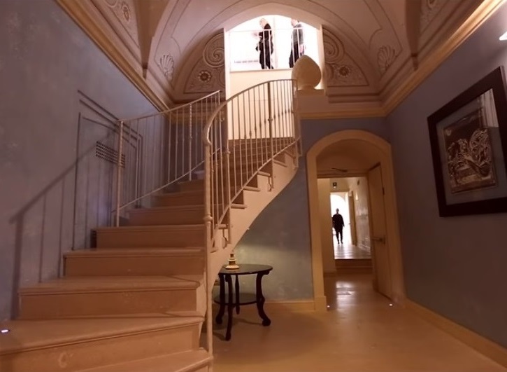 �Z���u���w���̃G���K���g�z�e��