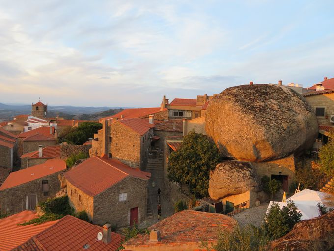 昔ながらのポルトガルが今も残る巨石の村 モンサント村 ポルトガル Lineトラベルjp 旅行ガイド