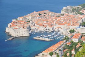 �N���A�`�A�̐��E��Y�A�A�h���A�C�̐^��h�u�����j�N�I�̋L���T���l�C��