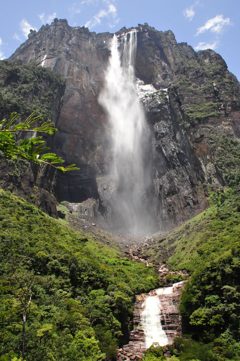 世界最大の落差９７９ｍ、ベネズエラのエンジェルフォールを真下から仰ぎ見る！